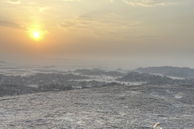 4 Hours Charming Moon Valley Hike Experience in Jeddah - Timing in Jeddah: pickup, drive north, hike, then back by 7 pm