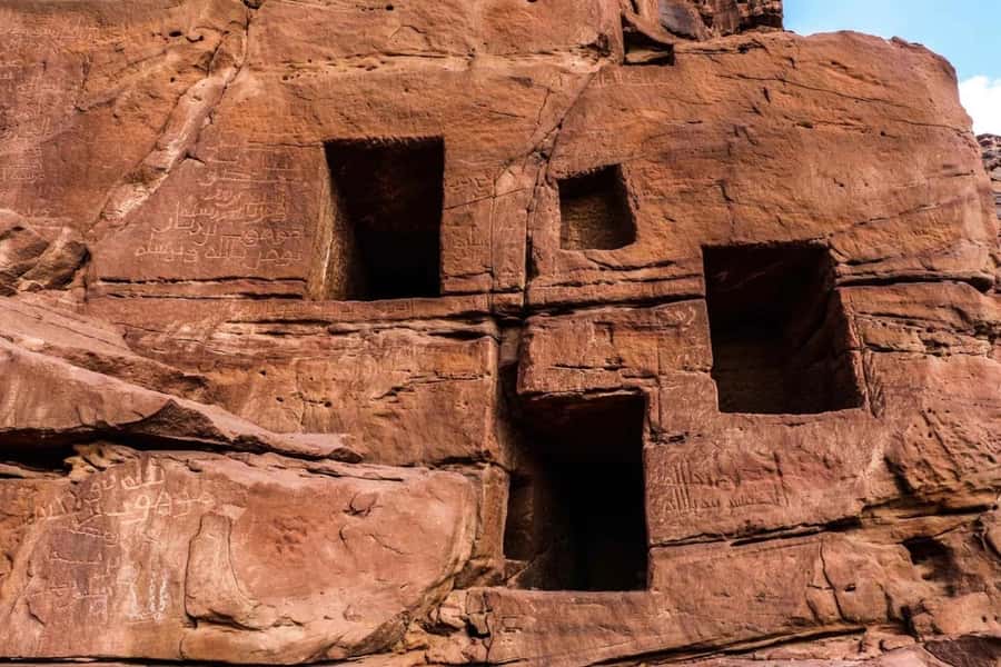 Al Ula: Dadan and Jabal Ikmah Tombs Guided Tour - Jabal Ikmah, the open-air library with 300+ carved inscriptions