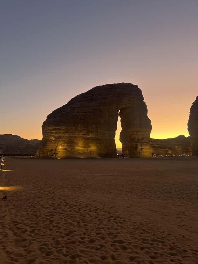 Al-Ula: Old Town, Hegra, and Elephant Rock Day Tour - Entering the 800-year-old AlUla Old Town maze