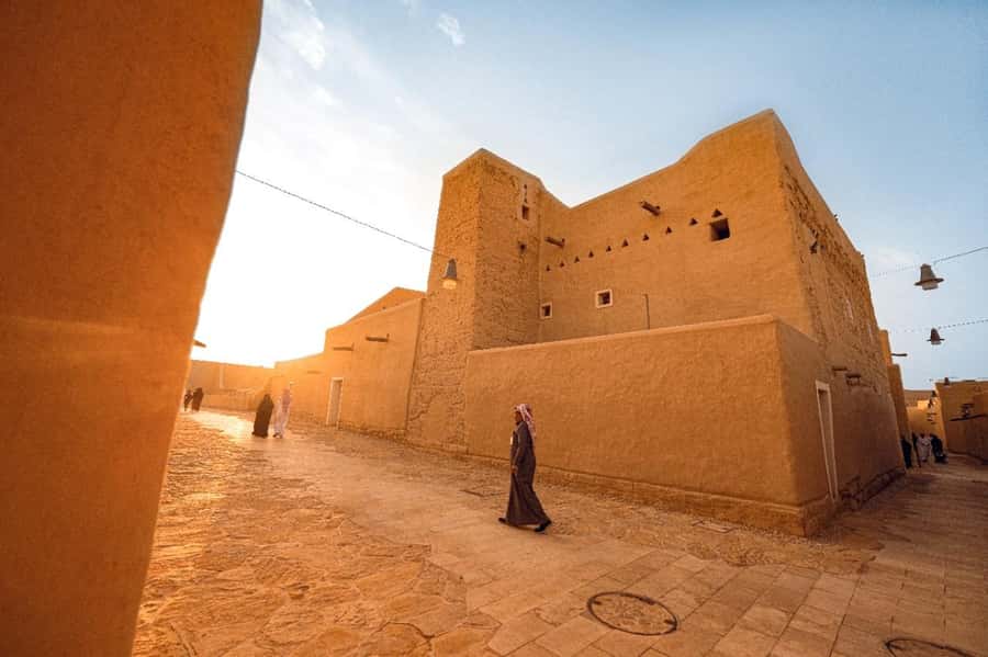 Diryah tour with Dinner - Entering At-Turaif: mud-brick streets and Najdi architecture made understandable