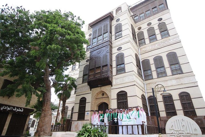 discover Jeddah city - Your Guide: Ahmad Aljuaed, With the Ability to Adjust