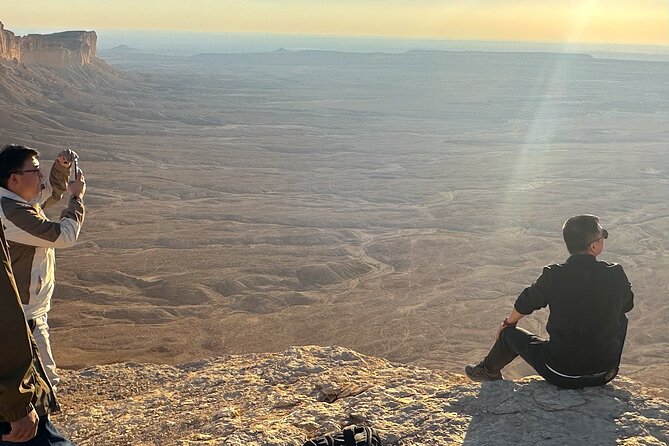Edge of The World & Deer Reserve Off-road 4x4 Car Tour in Riyadh - What’s included, and what to plan for before you go