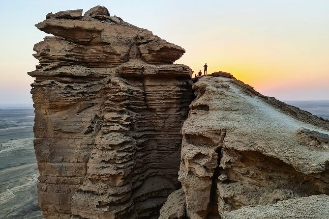 Edge Of The World Hike(Dinner under stars,village,bats cave,camp) - Jebel Fihrayn, Edge of the World, and why the cliff is the whole point