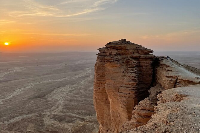 Edge Of The World Hike(Dinner under stars,village,bats cave,camp) - Bin Rasheed bat cave: 120 meters in, microclimate, and what to expect