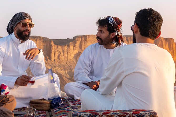 Edge of the World & Keshta in Riyadh - When the sunset timing clicks: Tuwaiq Ranges views and star watching