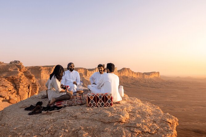 Edge of the World & Keshta in Riyadh - The Manjour Trail 4x4 drive: ride out to the real desert terrain