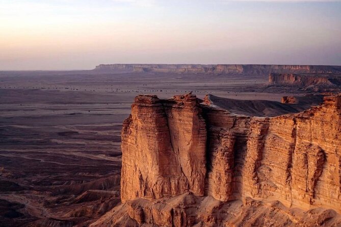 Edge Of The World Trip - Edge of the World, Jabal Fihrayn, and why this cliff stop feels surreal