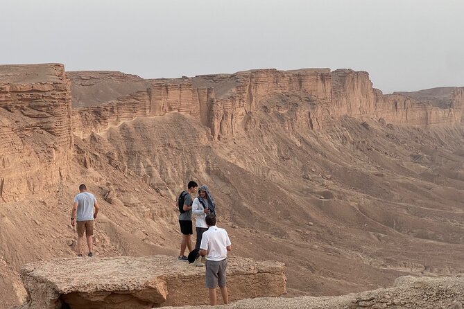 Edge of the World with 4x4 vehicles, sunset Dinner and stargazing - Optional bat cave (weekdays) vs. gazelles and a national park (weekends)