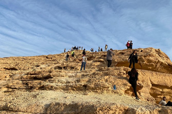 Edge of the World with 4x4 vehicles, sunset Dinner and stargazing - Getting picked up at the Oasis Metro Station, without losing your mind