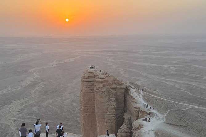 Explore Edge of The World in a Private Trip with Saudi Dinner - Key highlights you will care about