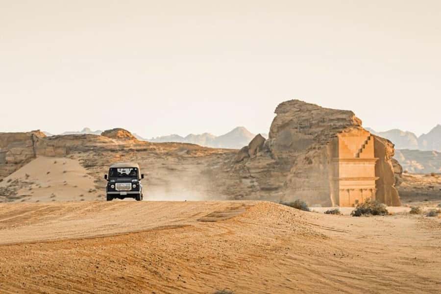 Fancy Tour of Hegra in a Vintage Land Rover - Key highlights at a glance