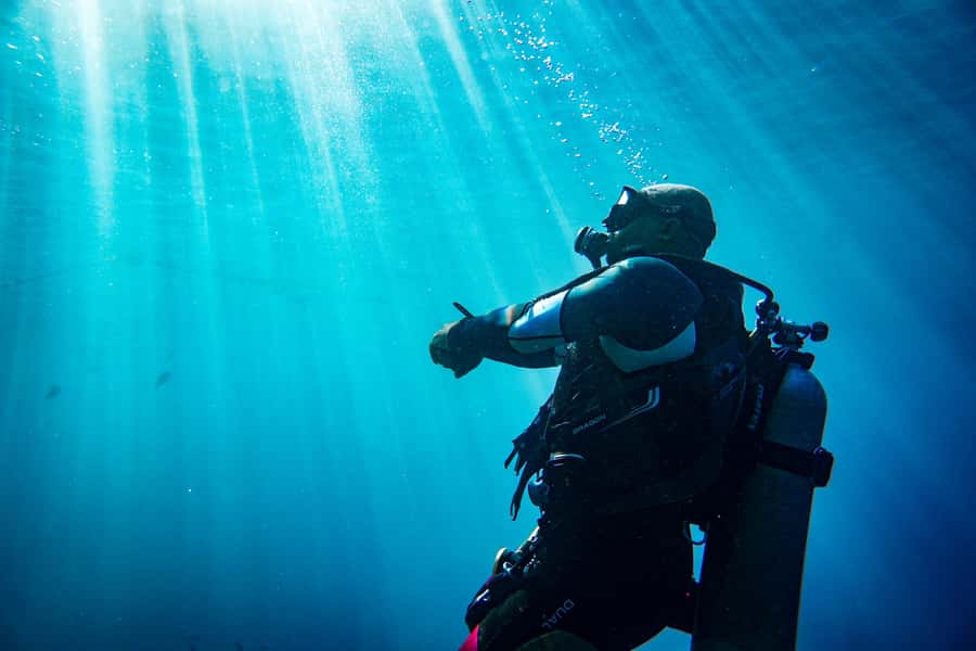 From Jeddah: Boat Trip and Diving for Certified Divers - Where the day starts at Al-Haddad Scuba, and how to be ready