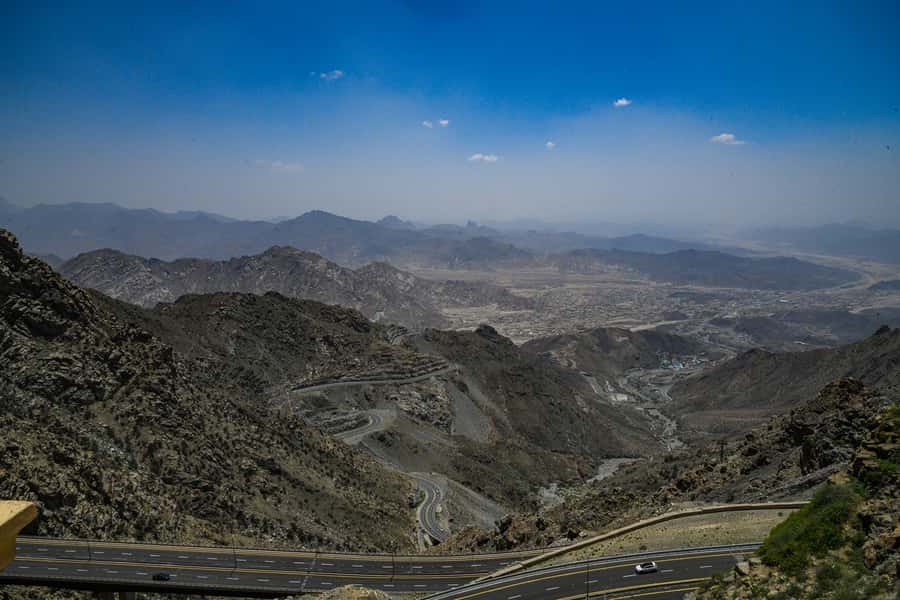 From Jeddah: Taif Exploration Tour with Lunch - Lunch in Taif: A Local Meal, Included, but Size Varies