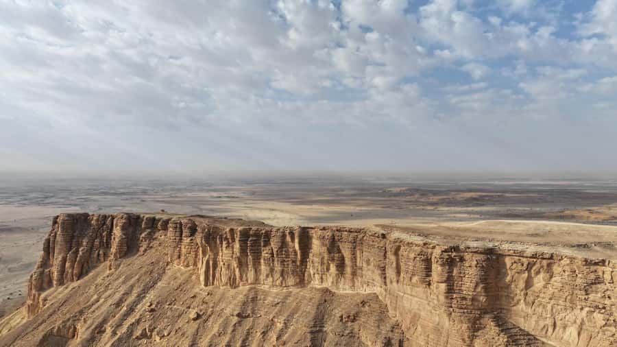 From Riyadh: Edge of the World and Darb Al-Manjoor Adventure - Who this tour fits best