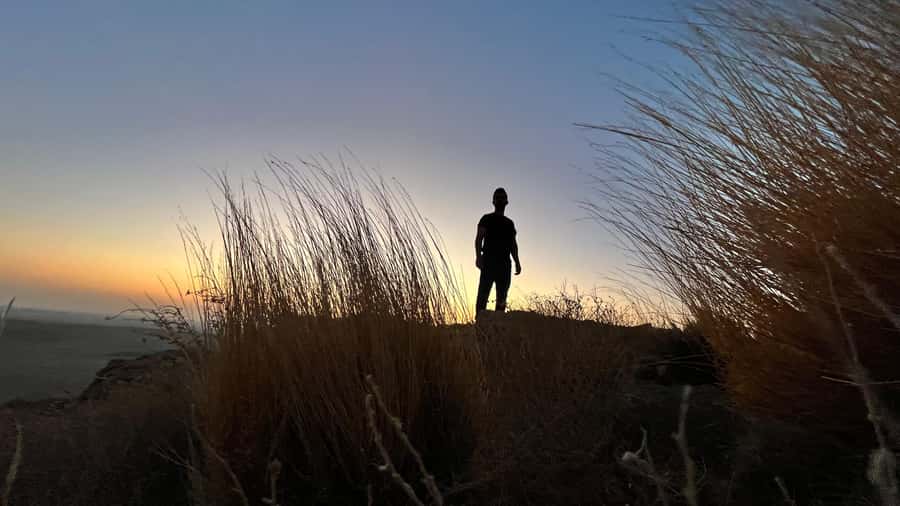 From Riyadh: Edge of the World and Darb Al-Manjoor Adventure - Getting there from Riyadh: Thaghr Plaza, the SUV ride, and how not to waste time