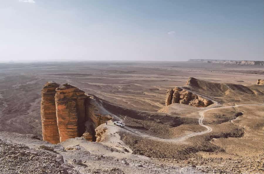From Riyadh: Tuwaiq Mountains and Najd Plateau Day Trip - Why the Tuwaiq Mountains Look Like Nowhere Else Near Riyadh