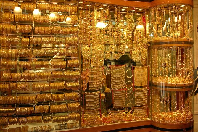 Half Day Jeddah Traditional City Tour - Corniche Along the Red Sea: From Al Rahmah Mosque to King Fahds Fountain