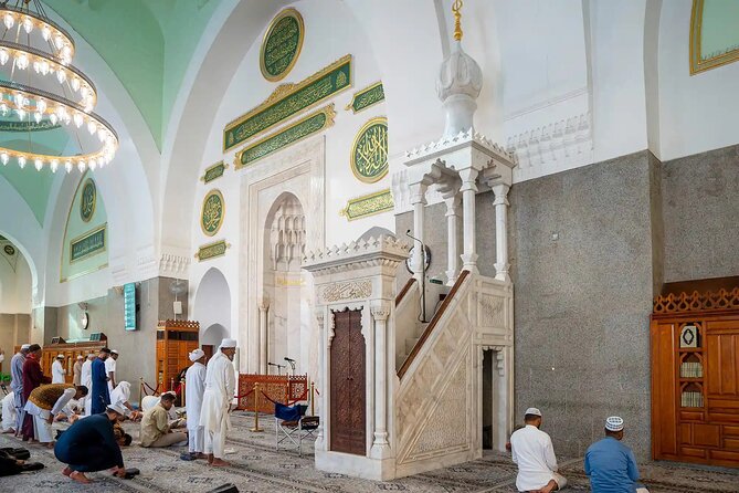 Half - Day Tour in Prophet Mohammed City - Markets, Etiquette, and Why Mansor’s Style Works