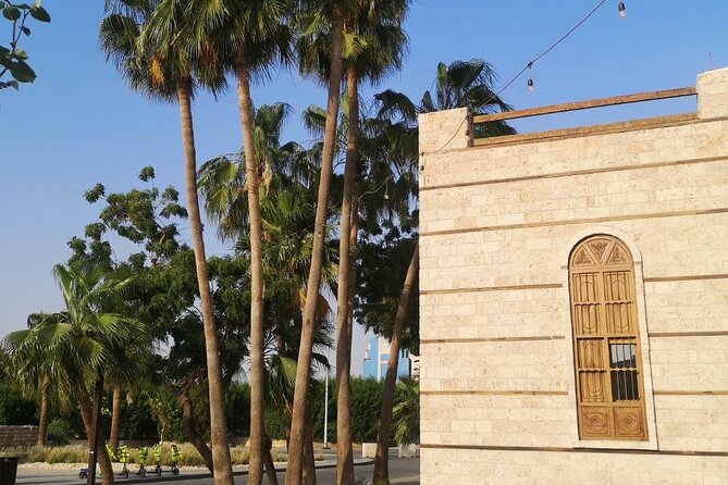 Historic District Tour in Jeddah by a Local Guide - Walking, Ladders, and Historic Houses: Practical Tips