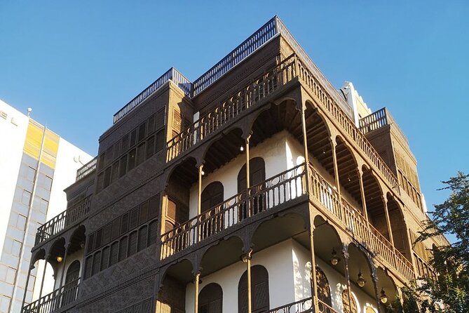 Historic District Tour in Jeddah by a Local Guide - Meeting Point to Finish at Jeddah Old Gate