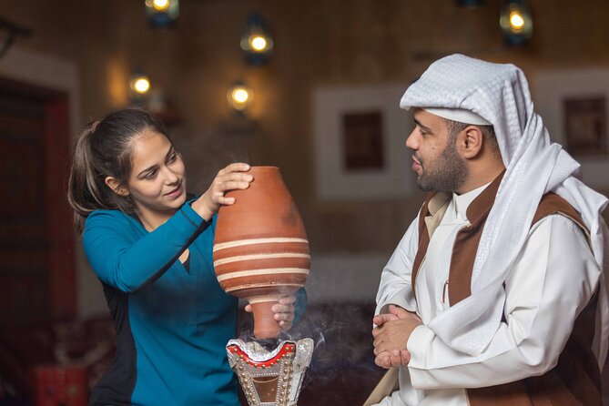 Interactive Saudi Cuisine and Cultural Experience - Getting your shemagh right and learning the hama jewelry basics