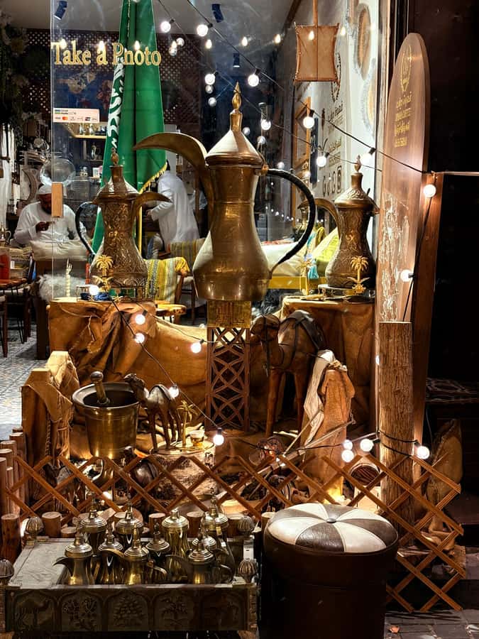 Jeddah: Al-Balad Old Town Historical City Guided Tour - Timing Matters: Morning Cool, Dusk Lights, Friday Quiet
