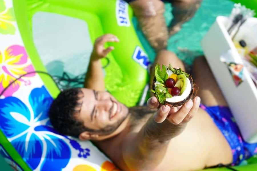Jeddah: Bayadah Island Boat Trip with Snorkeling Option - Beach time and sunbathing: make the most of the relaxing half of the day