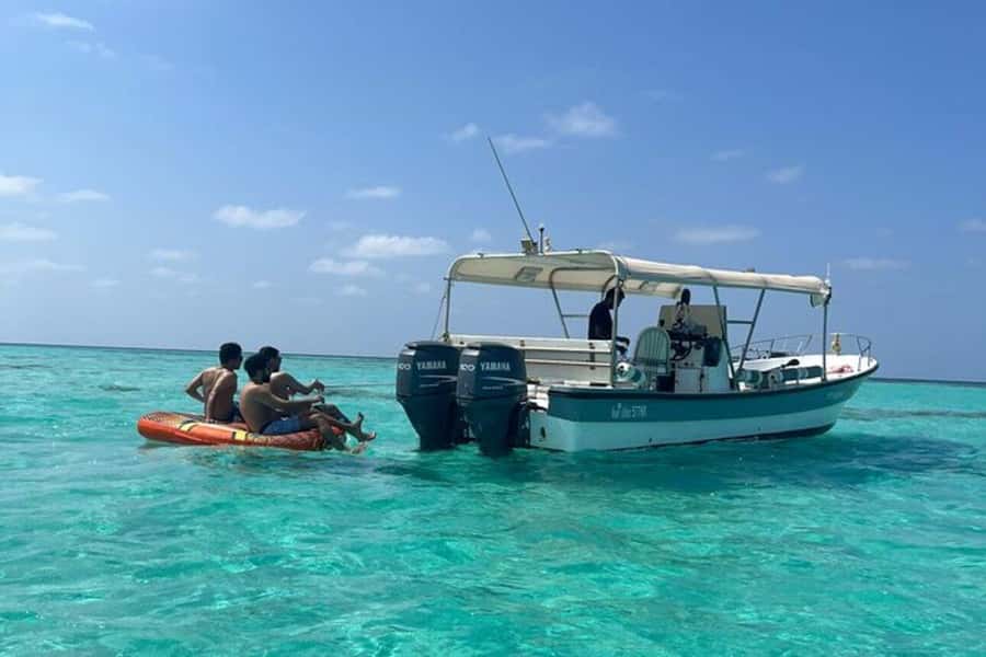 Jeddah: Bayadah Island Boat Trip with Snorkeling Option - Price and value for a private group up to 7 people