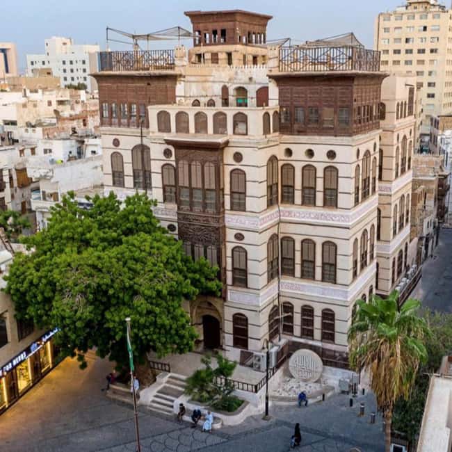 Jeddah: Guided Tour of the Old City Al-balad - Jeddah Waterfront’s modern side, plus optional time to slow down