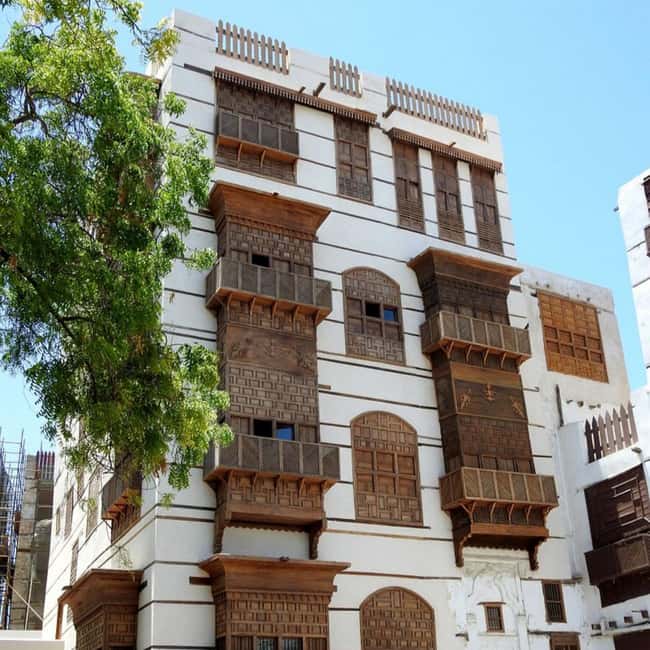 Jeddah: Guided Tour of the Old City Al-balad - Shopping and indoor comfort at Red Sea Mall or Mall of Arabia