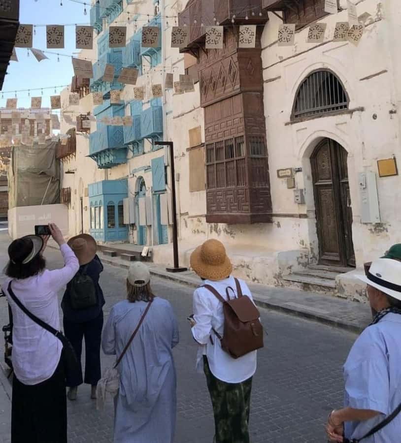 Jeddah: Historic District Tour by a Local licensed Guide - Shafei Mosque: A Quick Photo Stop That Sets the Scene