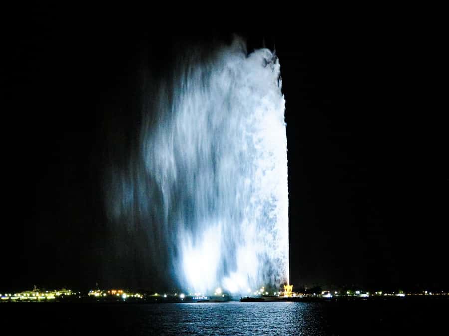 Jeddah : Jeddah’s Traditional Tour - Driver-led touring, with one practical caution about meeting points