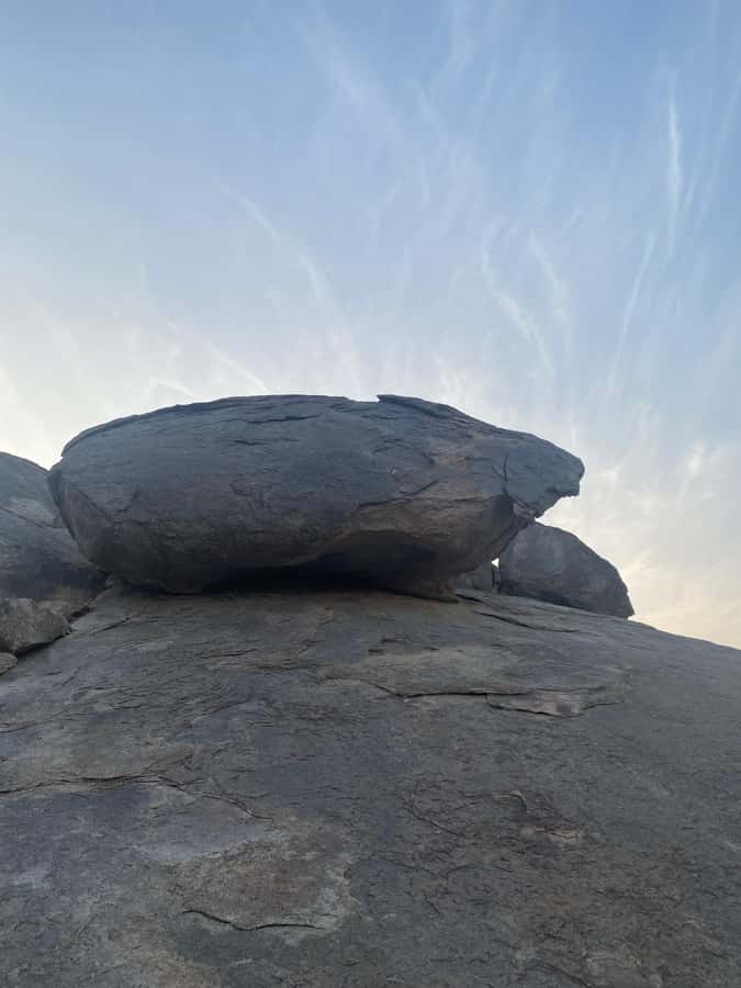 Jeddah: Moon Mountain Guided Hiking Tour with Snacks - Viewpoints, rock formations, and the kind of “pause” you remember