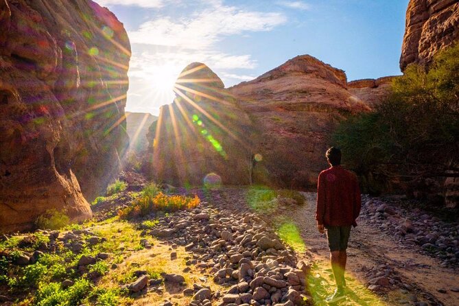 Journey Through Time Hike - The 8 km route: sand, volcanic rock, and pictograph stops
