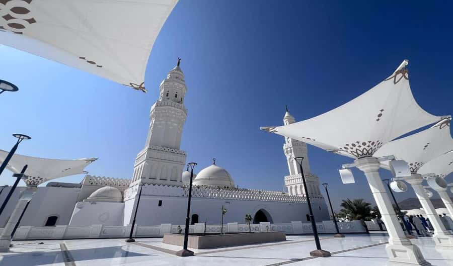 Madina: Guided Tour of the City's Historical Sights - Uhud: The Graves, the Mountains, and Masjid Shuhada