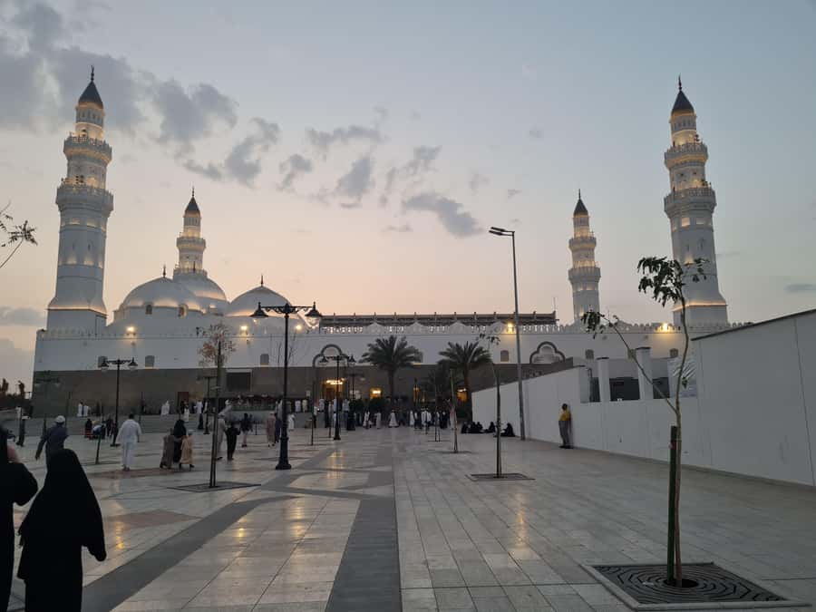 Madina: Guided Tour of the City's Historical Sights - Getting Around: A Car Tour That Lets You See More