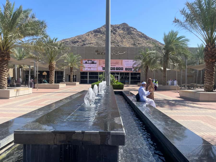 Makkah: Jabal Al-Nour, Cave Hira, and Mount Arafat Tour - Jabal Al-Nour and Cave Hira: where the spiritual story gets physical