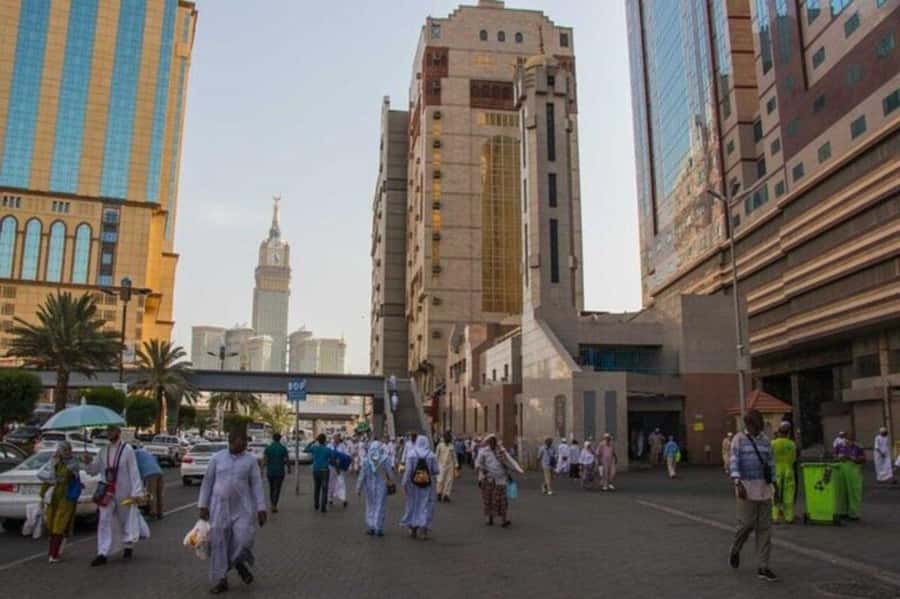 Mecca: Holy Sites Private Tour - Al Fatah Mosque and the Short Stops That Add Context