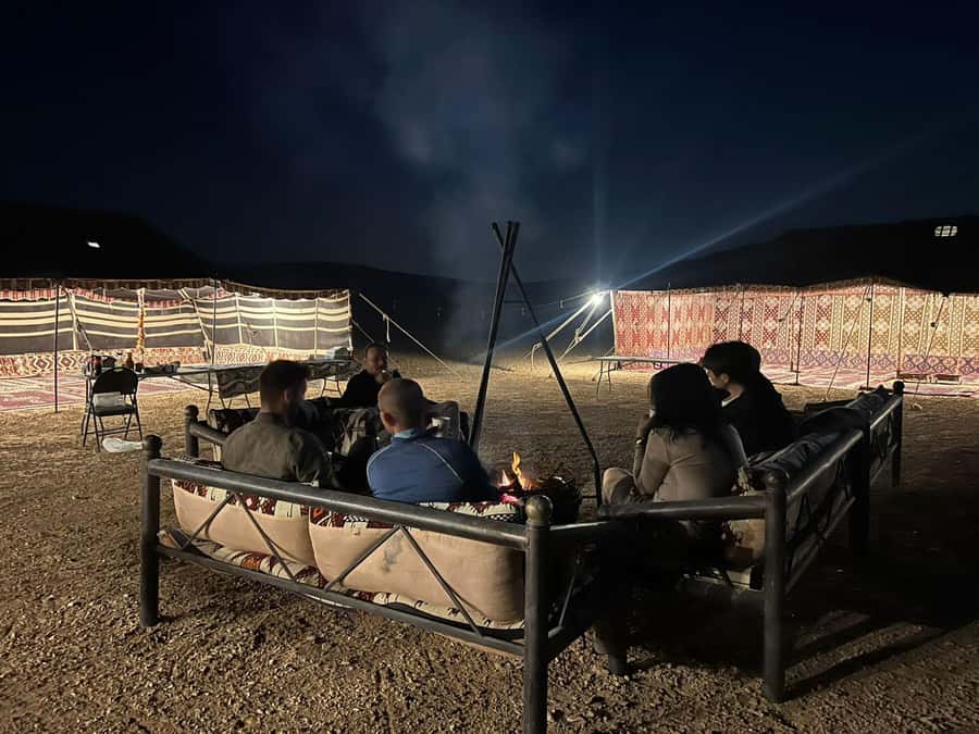 Riyadh: Edge Of The World and Bats Cave Tour by 4x4 - The hike to the Edge of the World viewpoint, where timing turns good into great