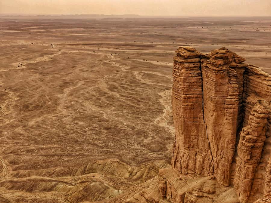 Riyadh: Edge of the World Private Guided Tour with dinner - Key Highlights at a Glance