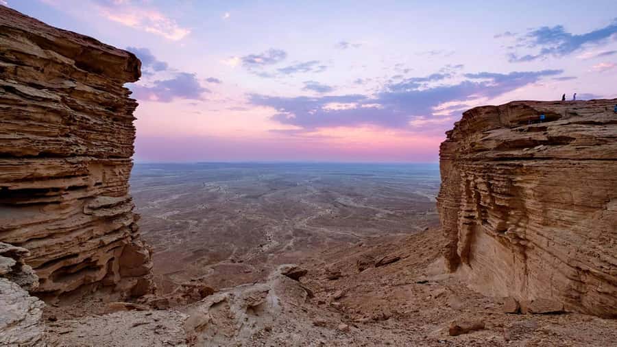 Riyadh: Edge of the World Private Guided Tour with dinner - Camel Time and the Desert Details You Do Not Get from a Drive-By
