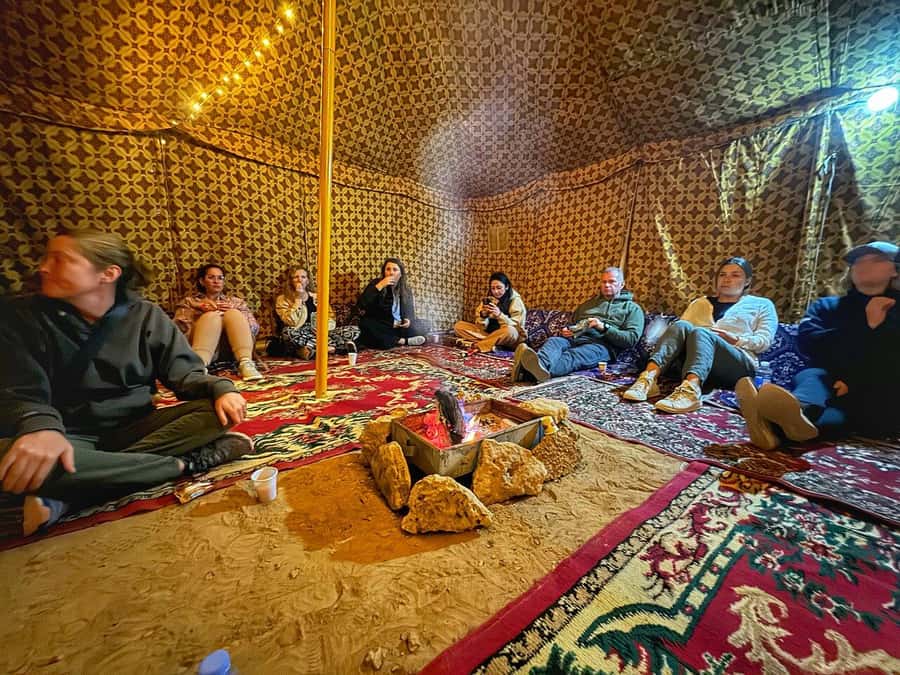 Riyadh: Edge of The World with dinner & Campsite Shared Tour - Edge of the World with dinner, what it actually feels like