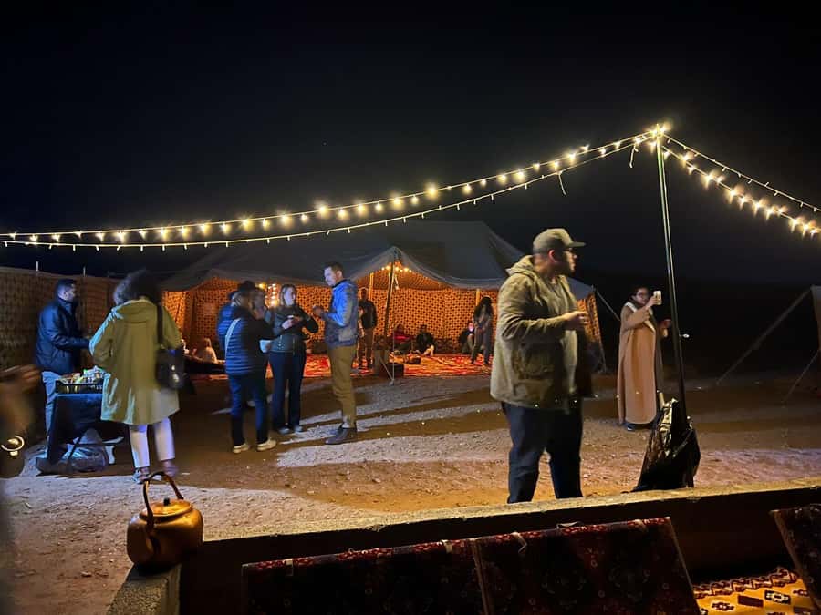 Riyadh: Edge of The World with dinner & Campsite Shared Tour - Sunset with the group: how the timing works