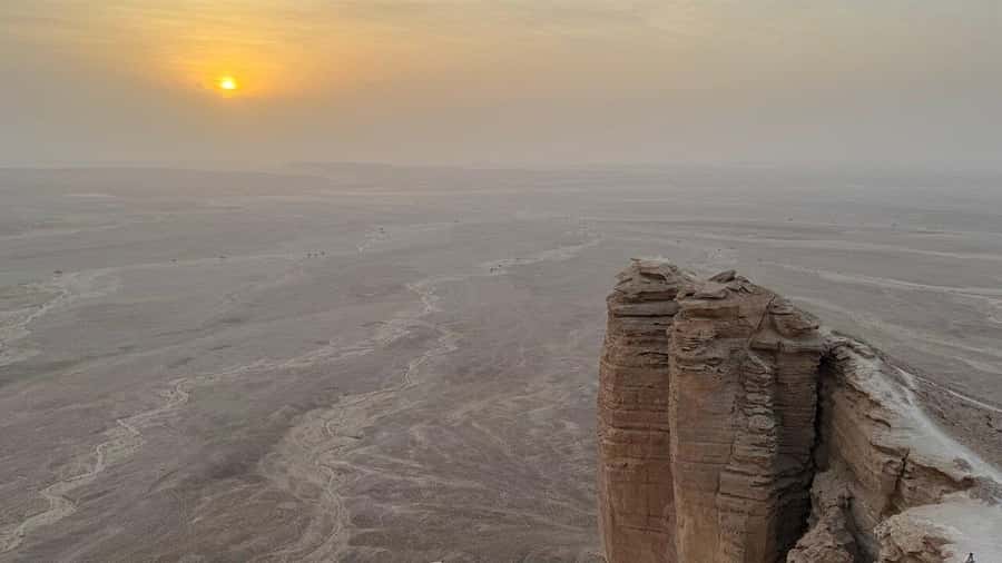 Riyadh: Edge of The World with dinner & Campsite Shared Tour - Who this tour suits best