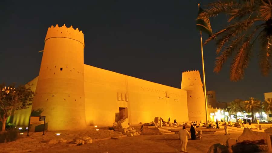 Riyadh: Historical City Full-Day Guided Tour with Transport - King Abdulaziz Historical Park Gardens: A Short Walk That Changes the Mood