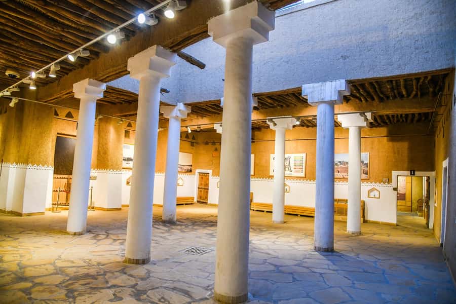 Riyadh: Old Riyadh & Sky Bridge Adventure Tour - Dirah Souq: antiques, sandalwood scents, and Friday auction energy