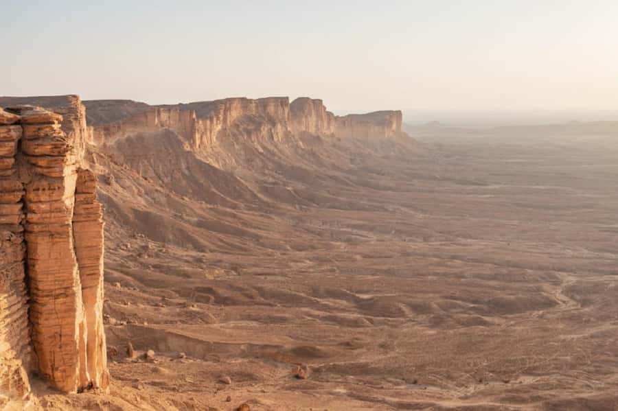 Riyadh: Private Edge of the World & Camel Trail with Lunch - Riyadh to Jabal Fihrayn: the drive where the day starts getting good