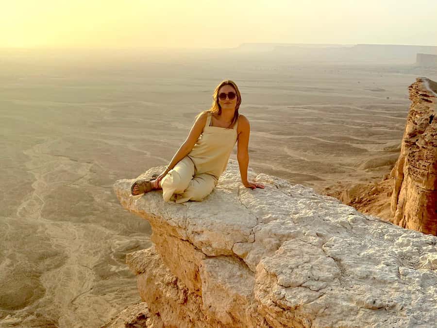 Riyadh Sunset Edge of the World & Deer Reserve 4WD Adventure - Riyadh to the edge of the desert, in a modern 4x4