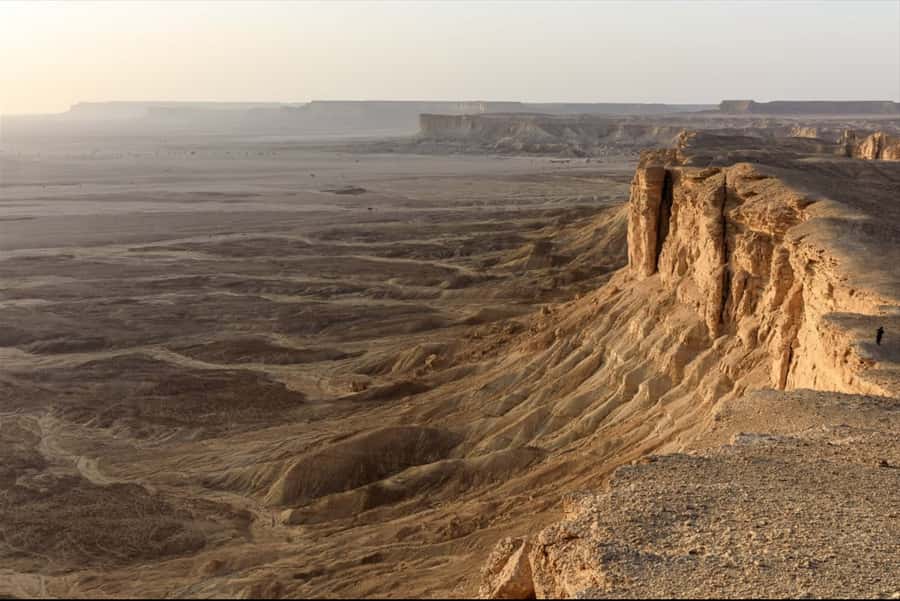 Riyadh: Trip to Edge of the World - Edge of the World View From the Tuwaiq Mountains, and Why It Works