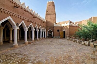 Ushaiqer Heritage Tour from Riyadh with Dinner